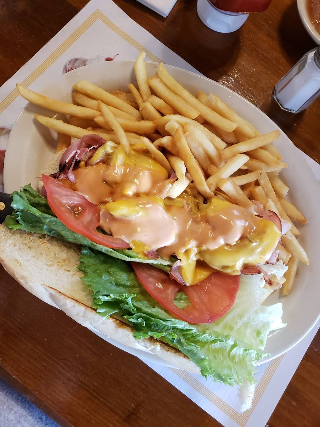 Dutch Pantry | restaurant | 1349 Highland Ave, Williamstown, WV 26187, USA | 3043757757 OR +1 304-375-7757