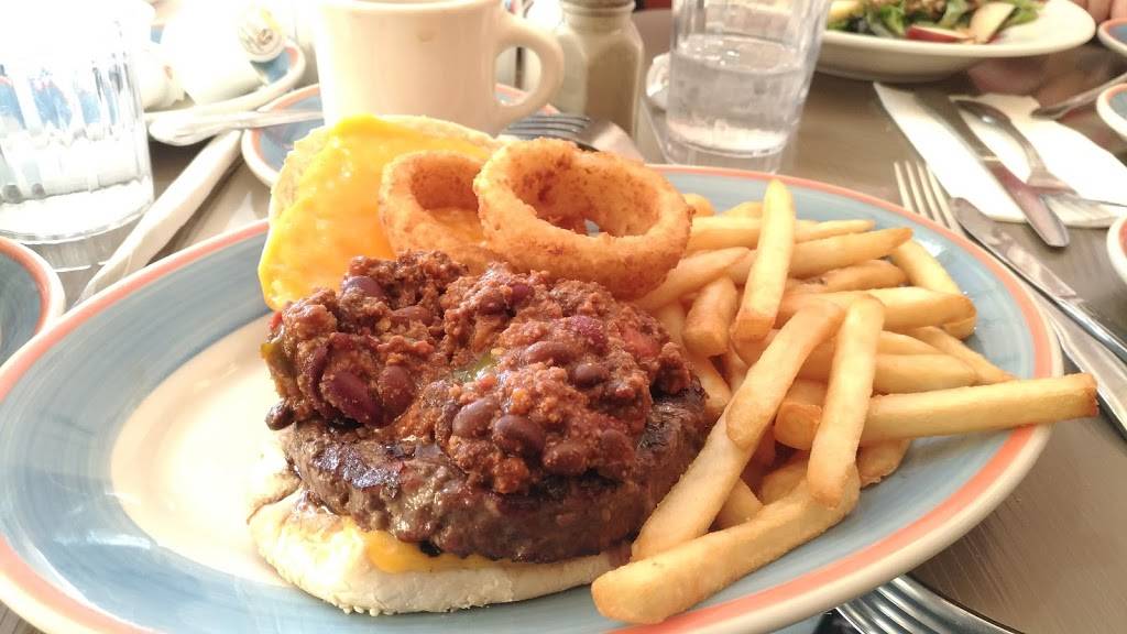 The Classic Diner | restaurant | 117-33 Myrtle Ave, Richmond Hill, NY 11418, USA | 7188477500 OR +1 718-847-7500