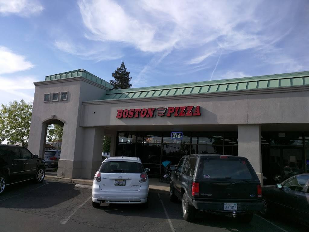 Boston Pizza | restaurant | 3300 S Mooney Blvd, Visalia, CA 93277, USA | 5596251235 OR +1 559-625-1235
