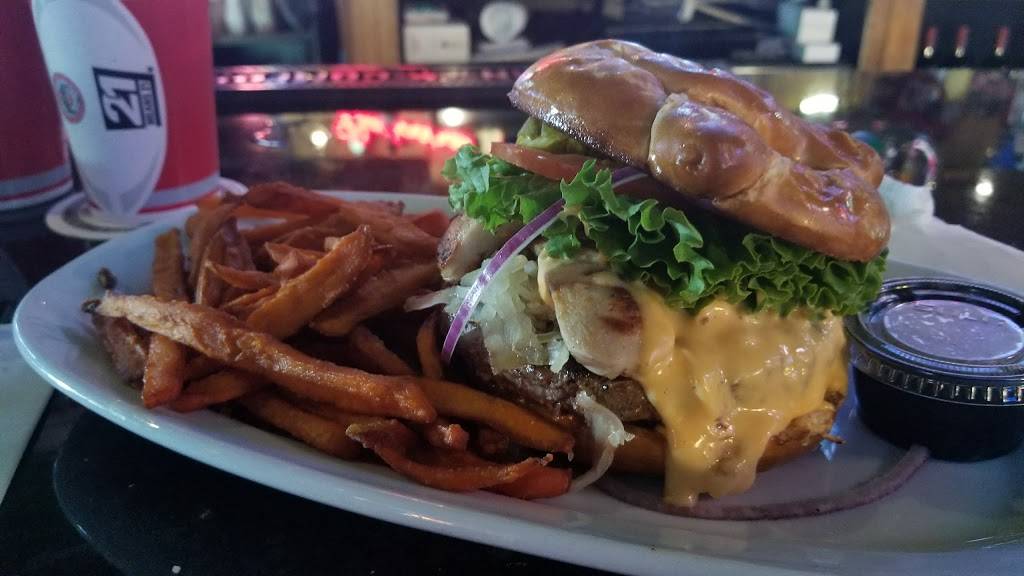 Putters Sports Grill - Maineville | restaurant | 6040 OH-48, Maineville, OH 45039, USA | 5134942054 OR +1 513-494-2054