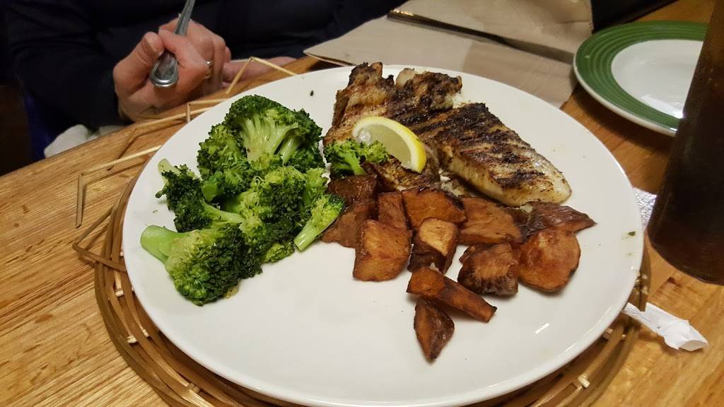 Applebees Grill + Bar | restaurant | 1010 Mall Walk 1010 Mall Walk, West Dr, Yonkers, NY 10704, USA | 9143766222 OR +1 914-376-6222