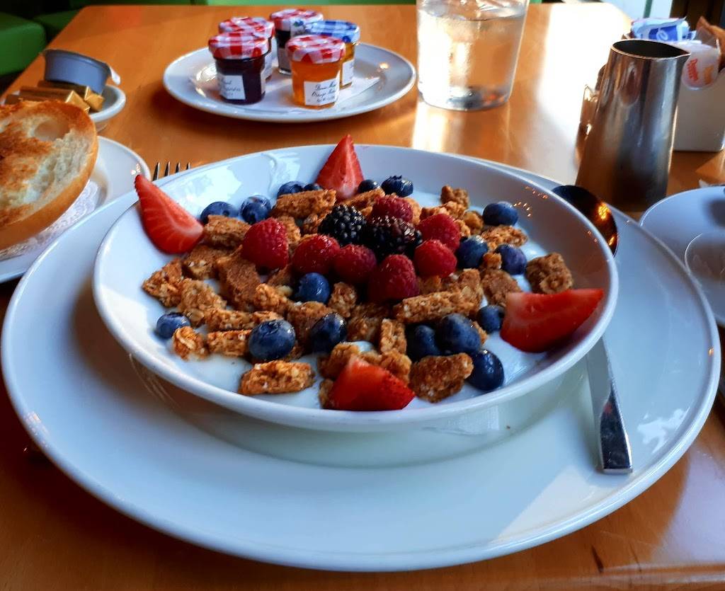 Serafina Tribeca | restaurant | 95 W Broadway, New York, NY 10007, USA | 2127662700 OR +1 212-766-2700