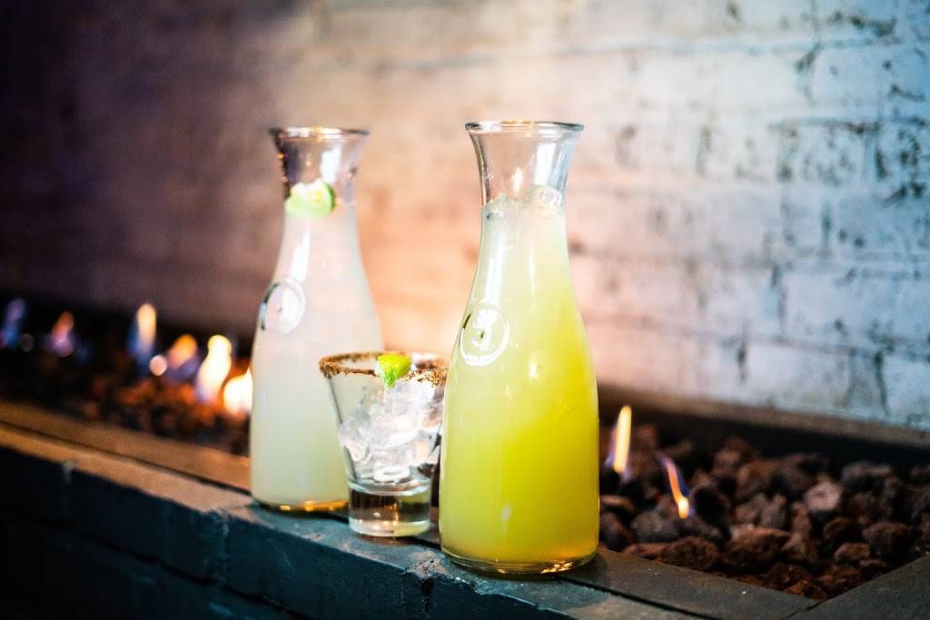 Moes Cantina | restaurant | 3518 N Clark St, Chicago, IL 60657, USA | 7733488899 OR +1 773-348-8899