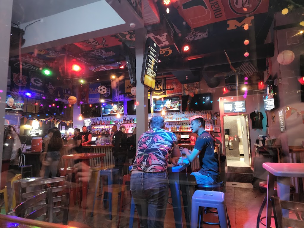 Gym Sportsbar and Grill | restaurant | 8919 Santa Monica Blvd, West Hollywood, CA 90069, USA | 4243138202 OR +1 424-313-8202