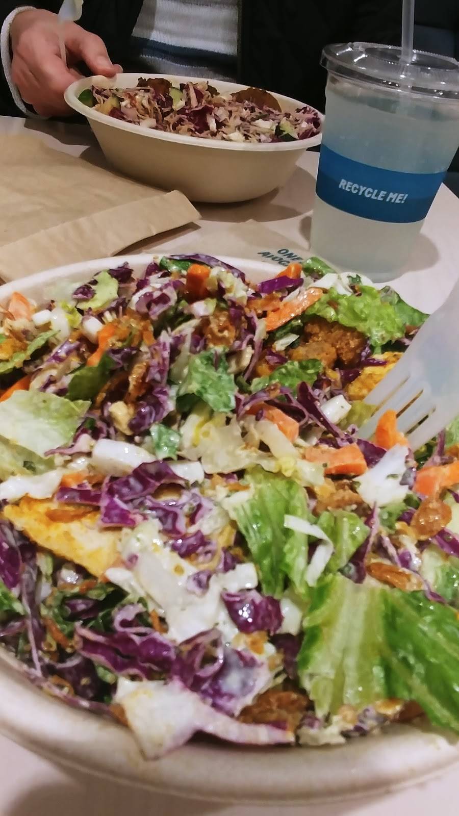 Chopt Creative Salad Co. | restaurant | 1606 Marcus Ave, New Hyde Park, NY 11040, USA | 5165198188 OR +1 516-519-8188