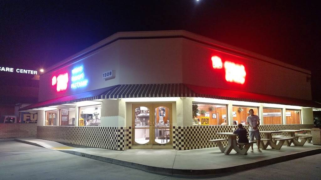 The Hat | restaurant | 1308 E Los Angeles Ave, Simi Valley, CA 93065, USA | 8055790007 OR +1 805-579-0007