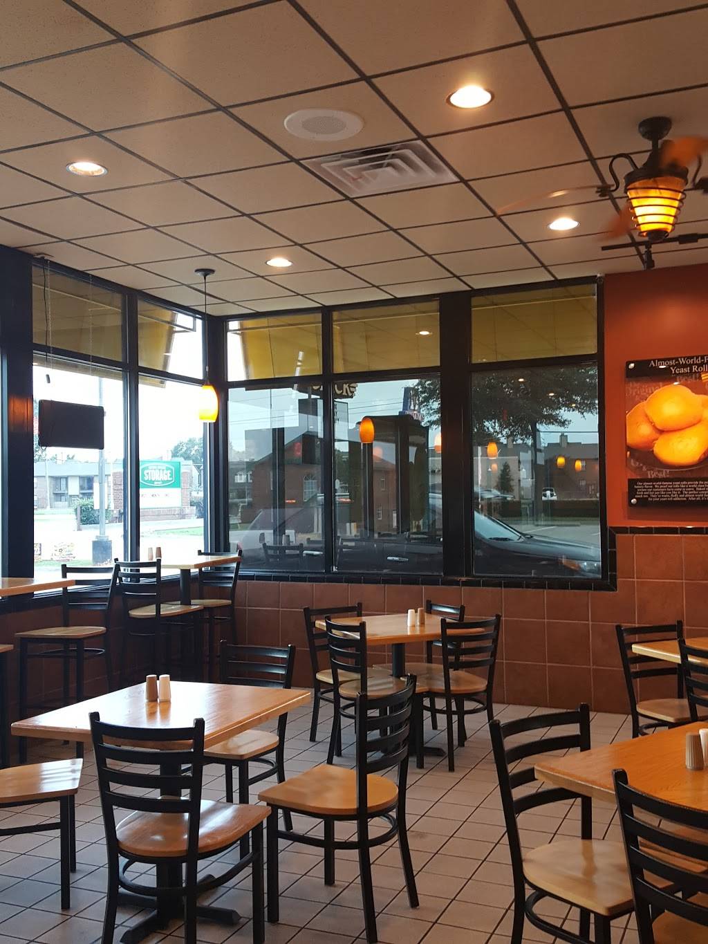 Golden Chick | meal takeaway | 17858 Preston Rd, Dallas, TX 75252, USA | 9729300318 OR +1 972-930-0318