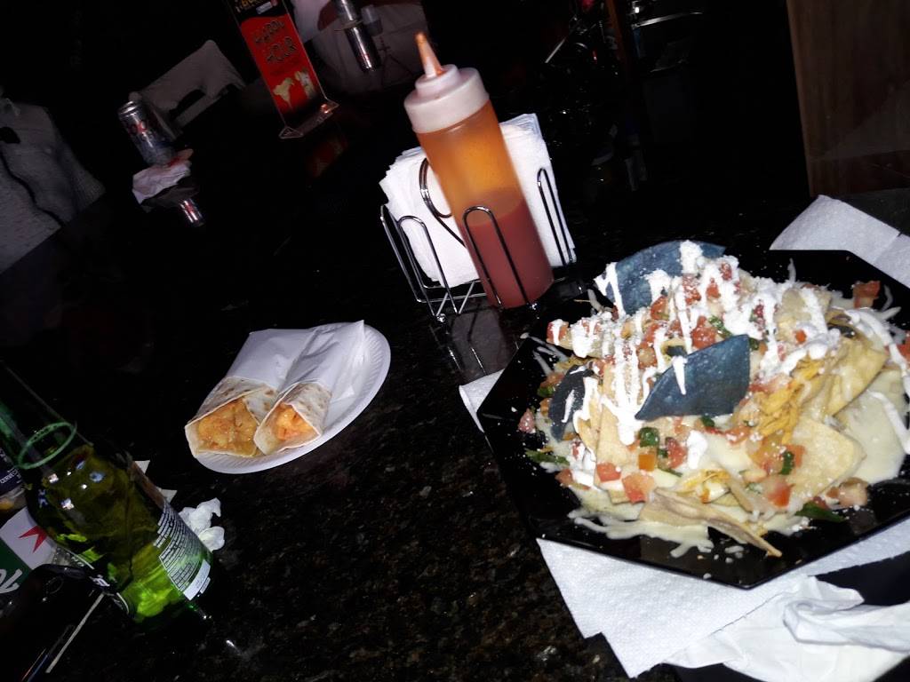 El Cantinflas | restaurant | 110 W Dauphin St, Philadelphia, PA 19133, USA | 2157392570 OR +1 215-739-2570