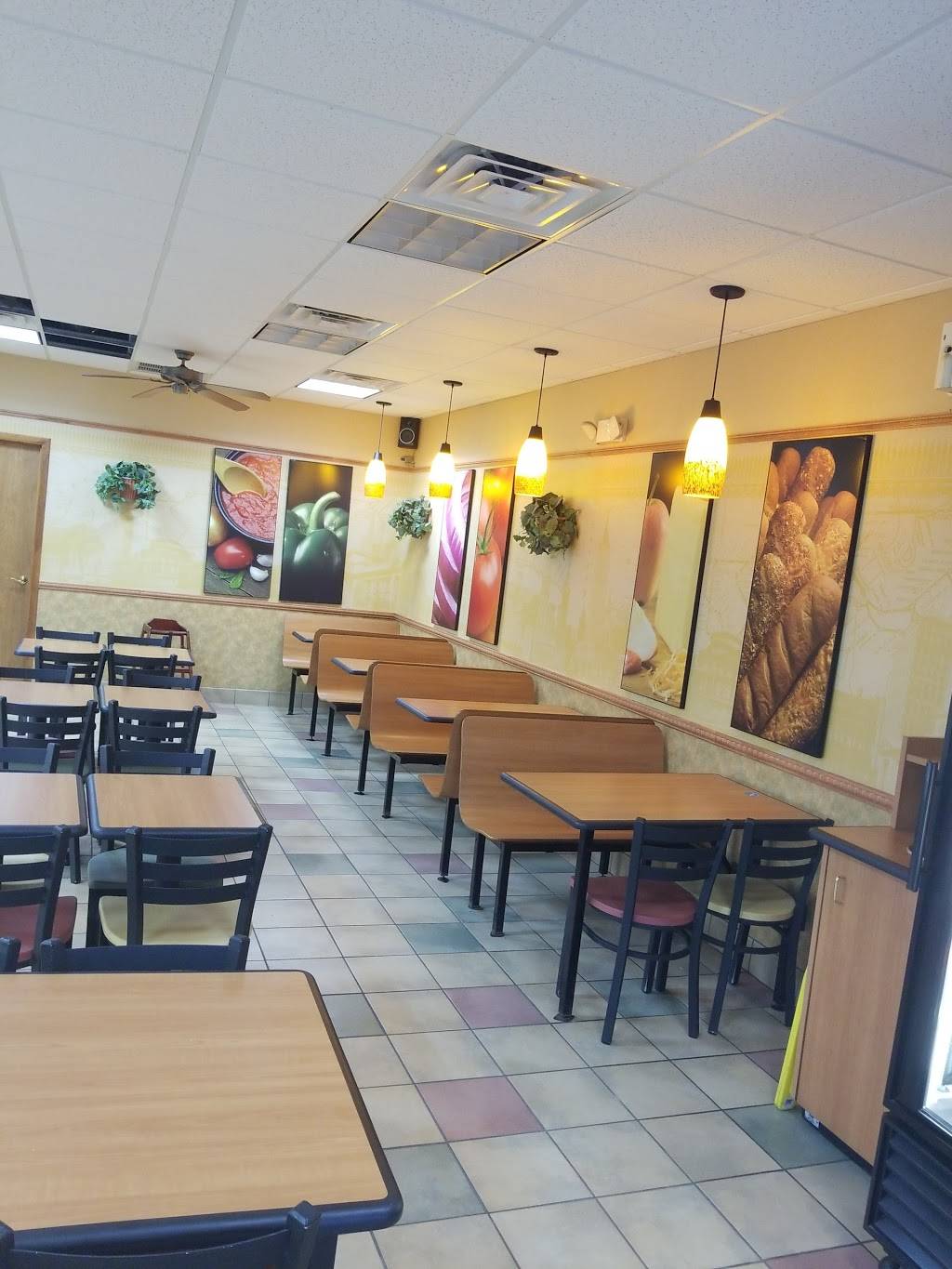 Subway Restaurants | restaurant | 830 E Hathaway Ave, Bronson, FL 32621, USA | 3524863000 OR +1 352-486-3000