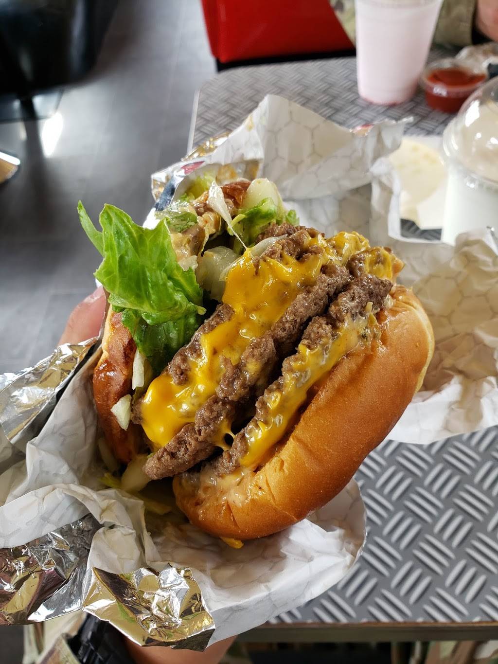 Luckys Drive-In | restaurant | 13502 Pacific Ave S, Parkland, WA 98444, USA | 2535366677 OR +1 253-536-6677