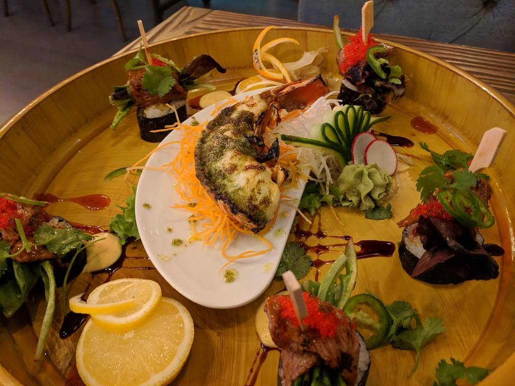 Moon Thai & Japanese | restaurant | 11071 Southern Blvd #100, Royal Palm Beach, FL 33411, USA | 5614083011 OR +1 561-408-3011