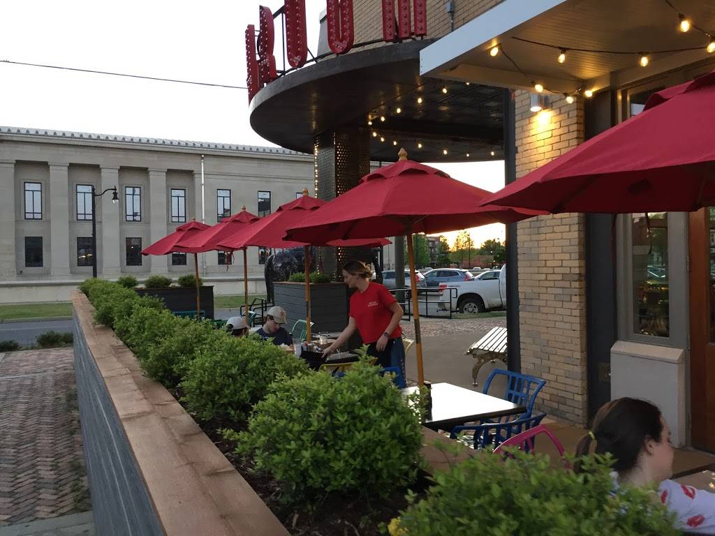 Mellow Mushroom | restaurant | 557 20th Ave, Tuscaloosa, AL 35401, USA | 2057102187 OR +1 205-710-2187