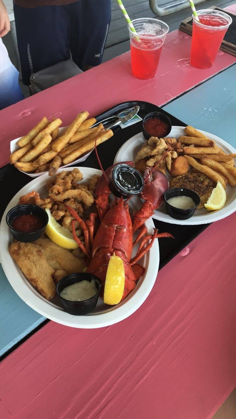 Mobys Lobster Deck | restaurant | 2 Bay Ave, Highlands, NJ 07732, USA | 7328721245 OR +1 732-872-1245