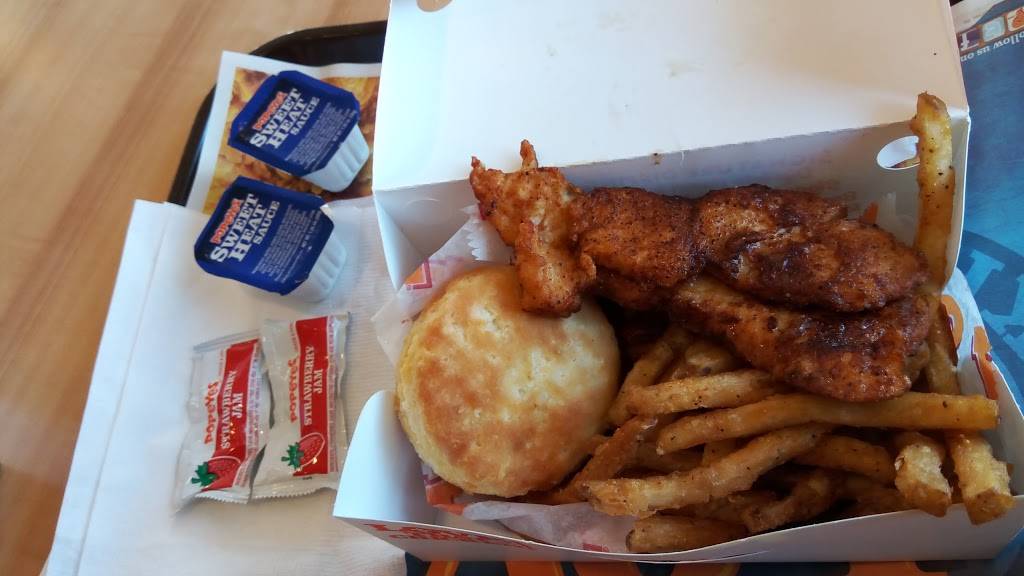 Popeyes Louisiana Kitchen | restaurant | 3400 Pulaski Hwy, Baltimore, MD 21224, USA | 4103420139 OR +1 410-342-0139