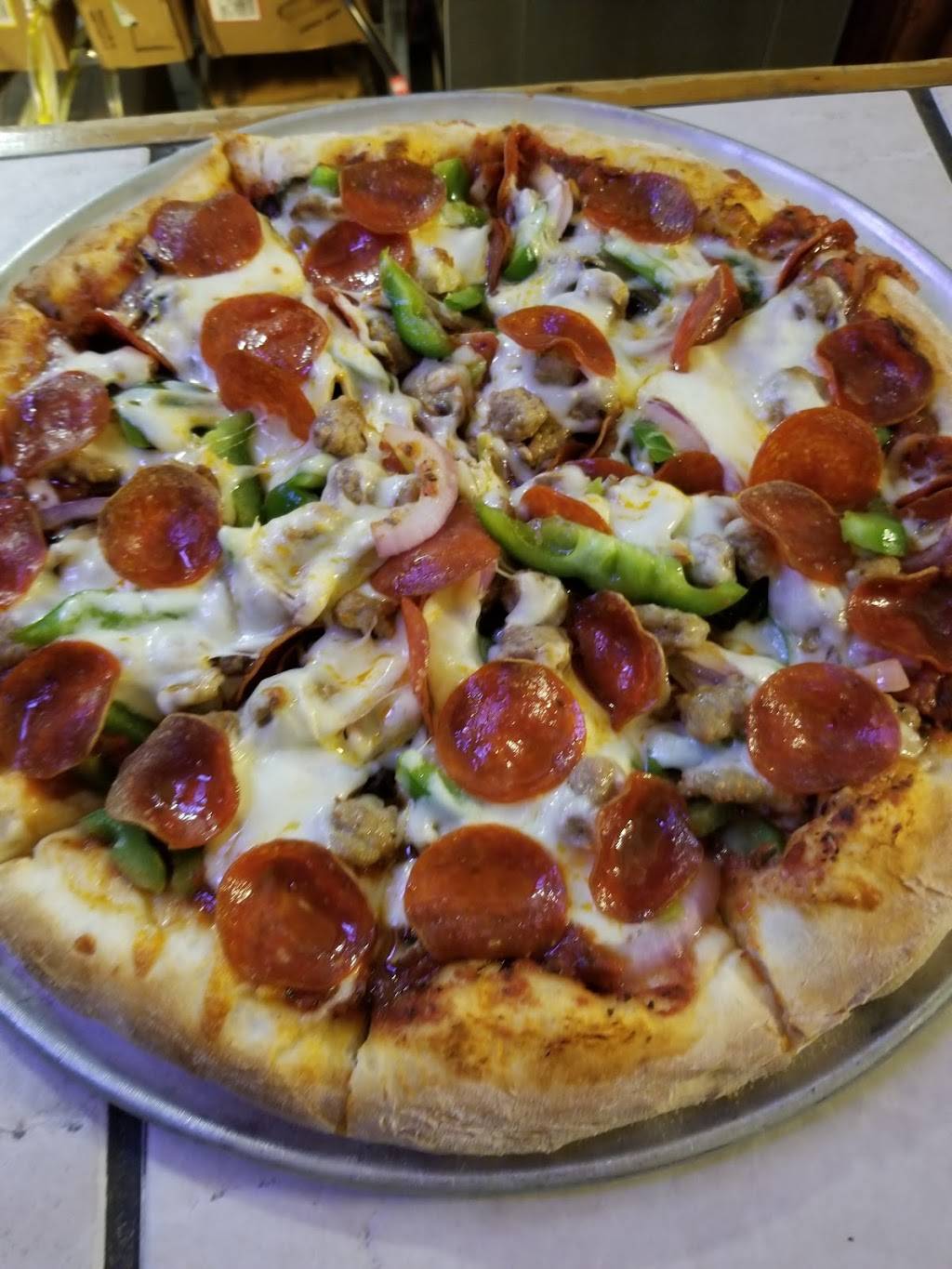 Bettys Pizza & Subs | restaurant | 319 Wynnwood Ave, Melrose, FL 32666, USA | 3524755717 OR +1 352-475-5717