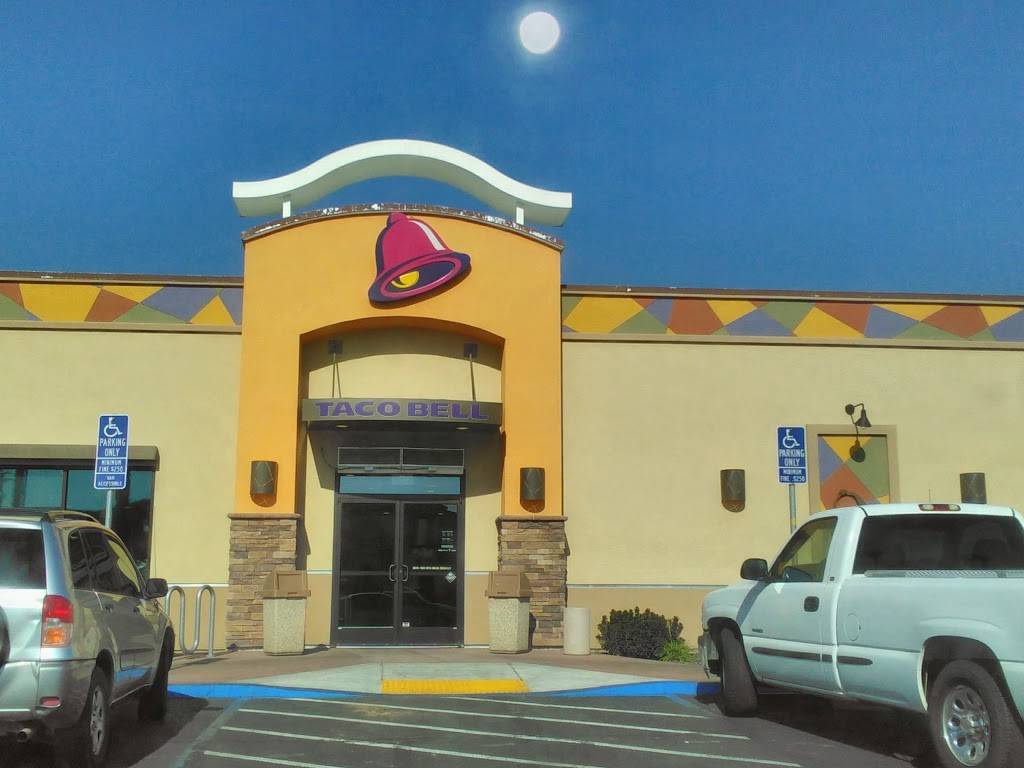 Rallys | restaurant | 2310 W Cleveland Ave, Madera, CA 93637, USA | 5596662137 OR +1 559-666-2137