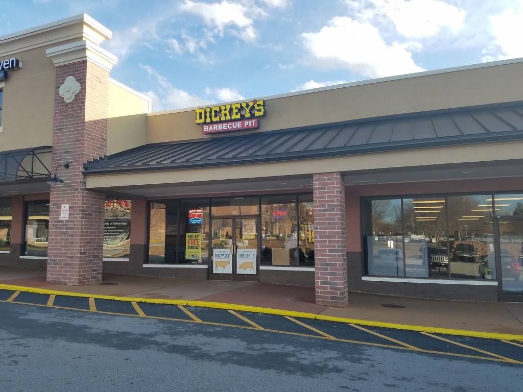 Dickeys Barbecue Pit | restaurant | 1636 Hendersonville Rd, Asheville, NC 28803, USA | 8282775221 OR +1 828-277-5221