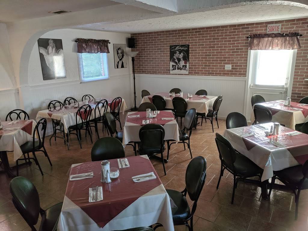 Restaurant A La Bonne Fourchette | restaurant | 464 Rue Principale, Saint-Sébastien, QC J0J 2C0, Canada | 4502449881 OR +1 450-244-9881