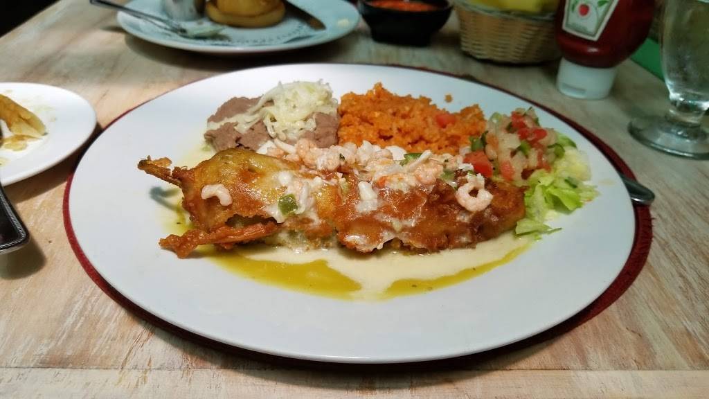 Peppers New Mexican Cafe & Bar | restaurant | 2355 Calle De Guadalupe, Las Cruces, NM 88005, USA | 5755236700 OR +1 575-523-6700