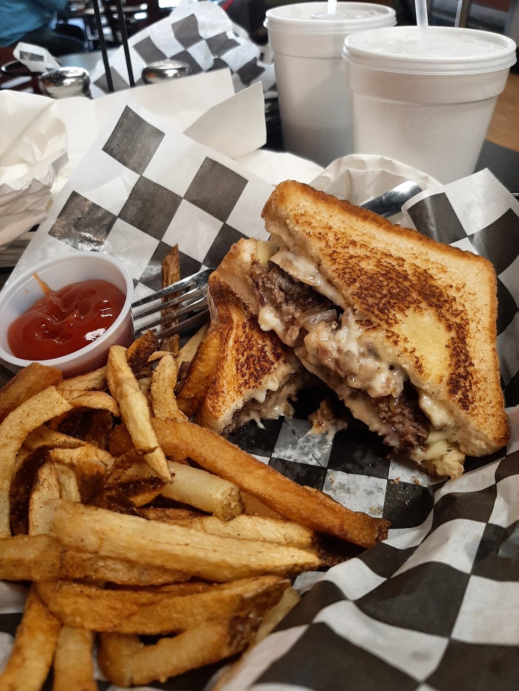 Rabbit Patch | restaurant | 122 E Hiram St, Atlanta, TX 75551, USA | 9036509602 OR +1 903-650-9602