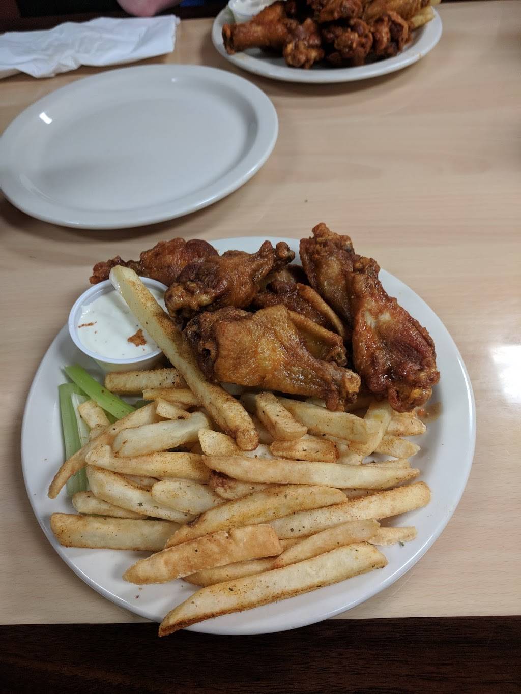 Richies Hot Wings | restaurant | 2934 US-31W, White House, TN 37188, USA | 6156722491 OR +1 615-672-2491