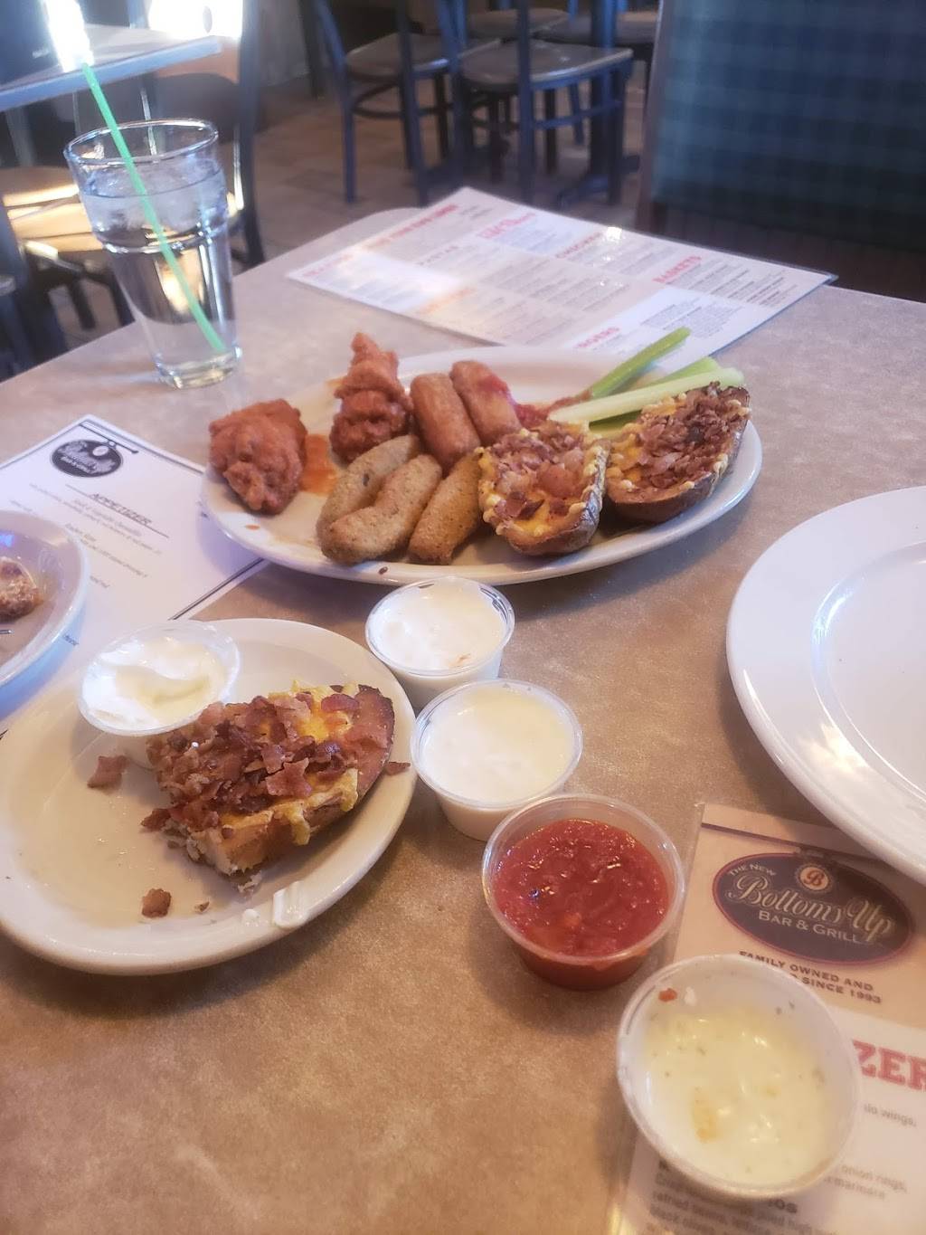 Bottoms Up Bar & Grill | restaurant | 1696 Thornton Lansing Rd, Lansing, IL 60438, USA | 7084183877 OR +1 708-418-3877