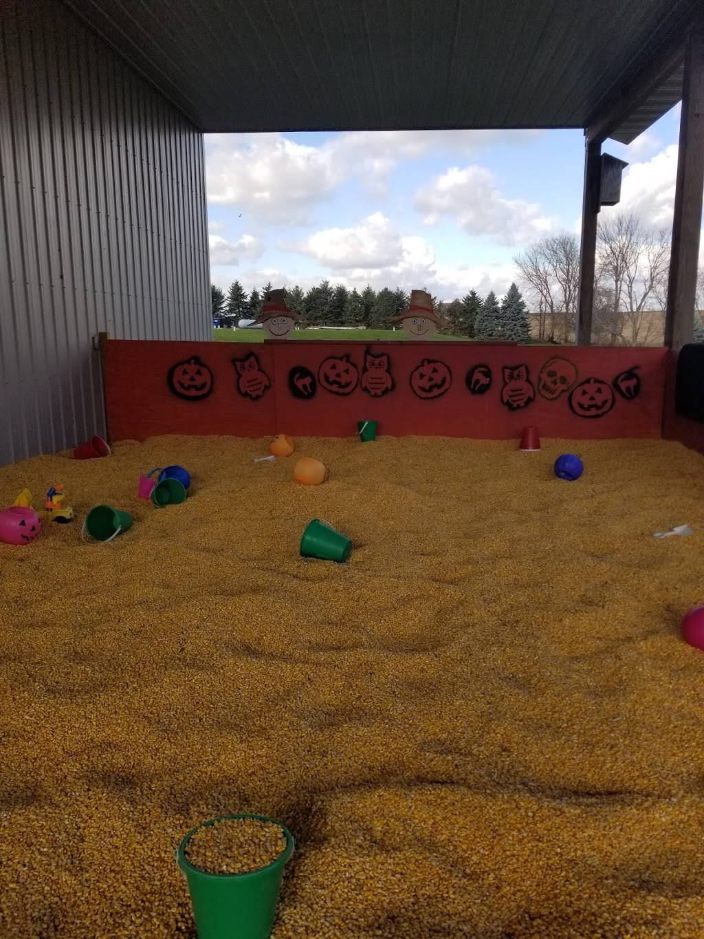 Happ-E-Hill Pumpkin Farm | restaurant | N4380 WI-35, Prescott, WI 54021, USA | 7157922676 OR +1 715-792-2676