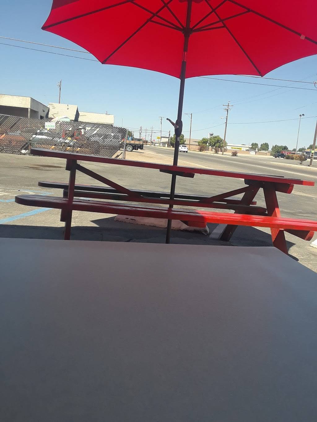 Frosty Drive-In | restaurant | 657 3rd Pl, McFarland, CA 93250, USA | 6617923567 OR +1 661-792-3567