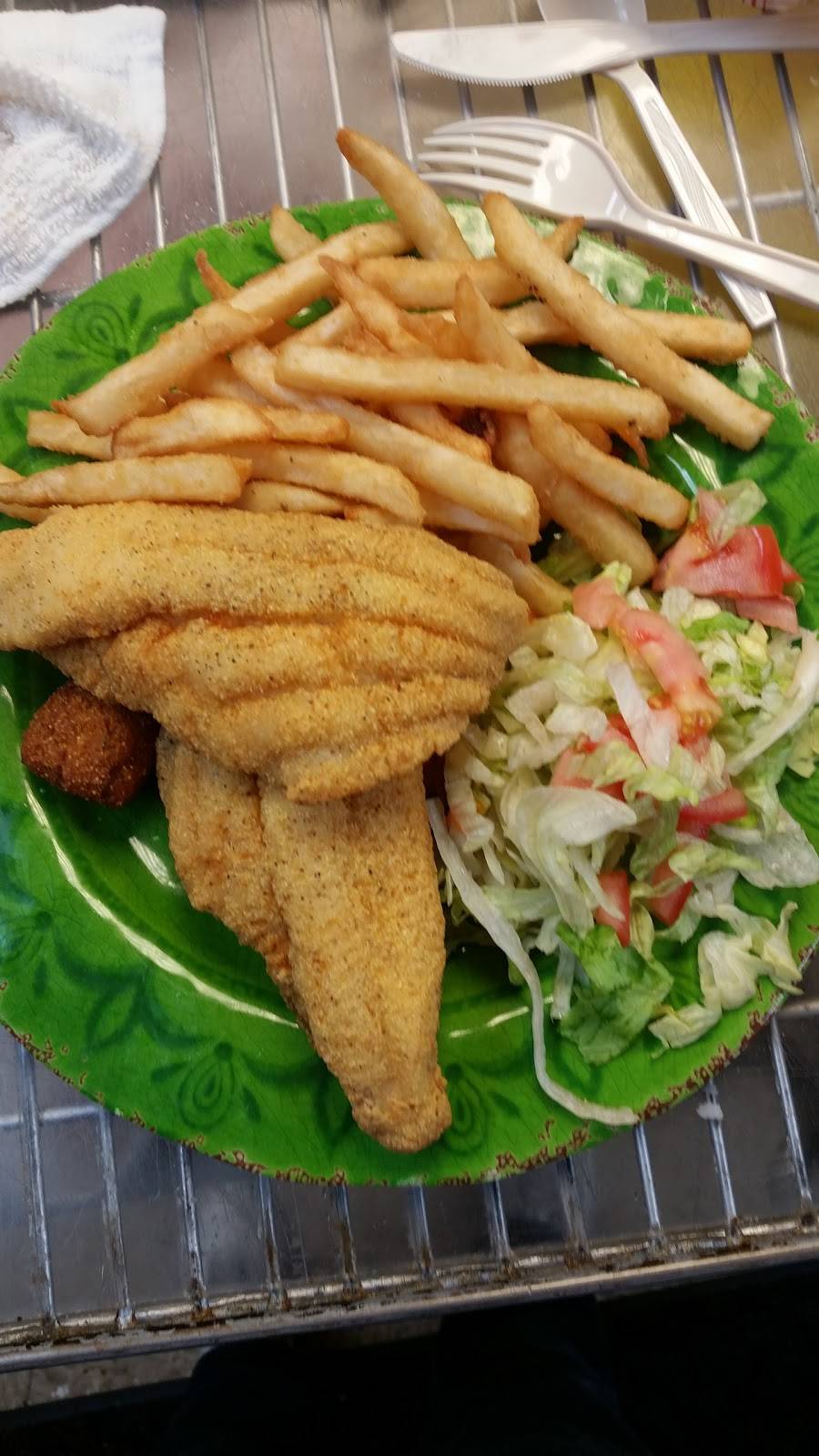 Charlie Allens Burgers & Grill | restaurant | 901 E Milam St, Mexia, TX 76667, USA | 2545626444 OR +1 254-562-6444