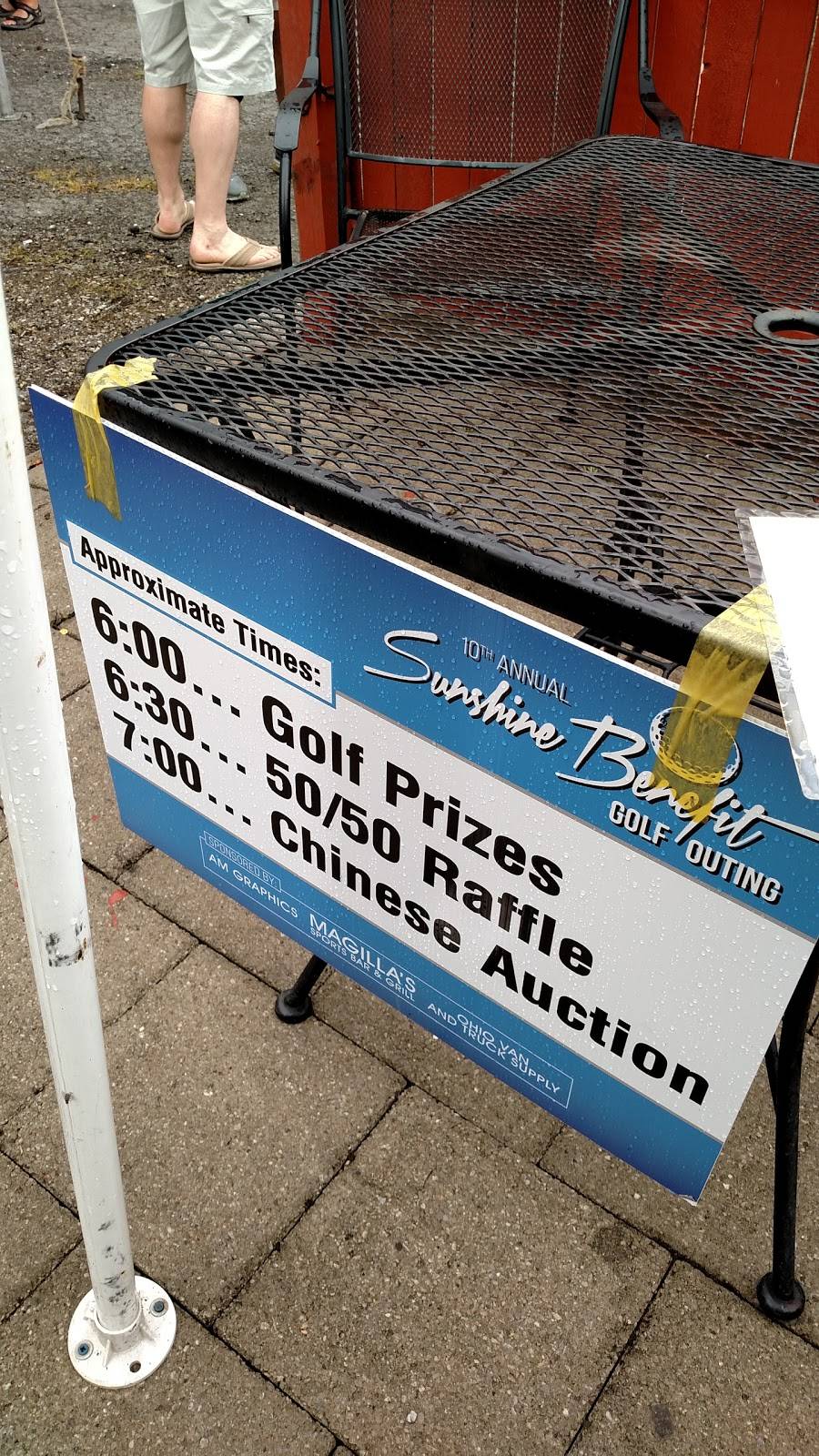 Magillas | restaurant | 3126, 255 S Four Mile Run Rd, Youngstown, OH 44515, USA | 3307993335 OR +1 330-799-3335