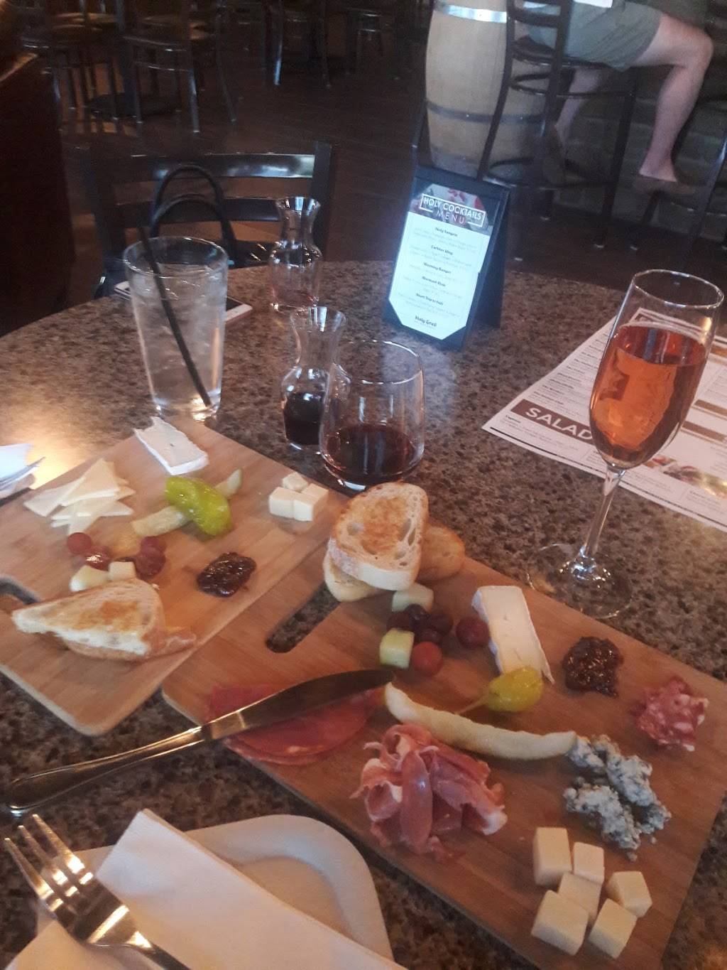 The Holy Grail | restaurant | 140 Montecillo Boulevard 2nd floor, El Paso, TX 79912, USA | 9155812035 OR +1 915-581-2035