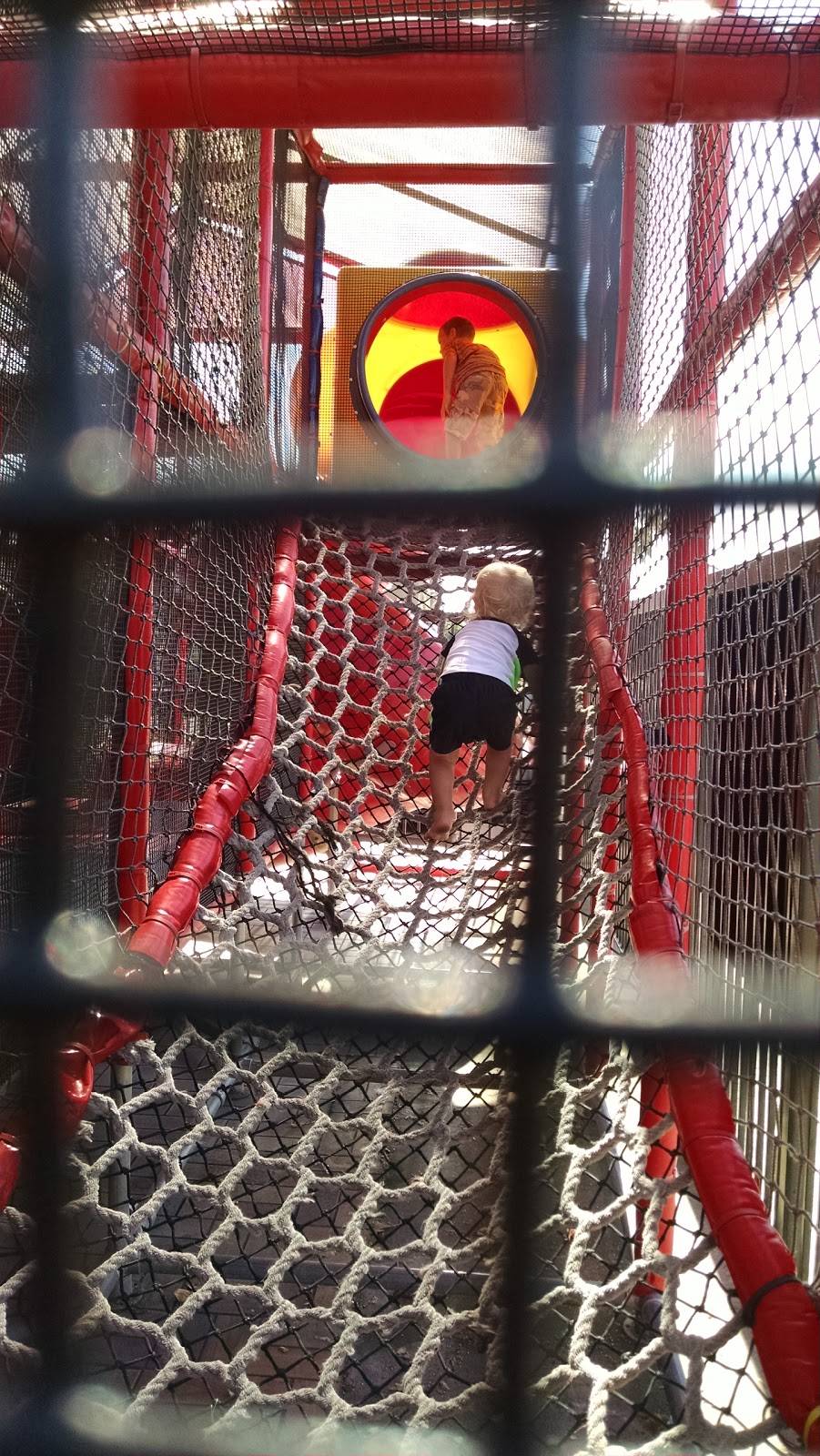 Carls Jr. | restaurant | 15226 Rosecrans Ave, La Mirada, CA 90638, USA | 7145233373 OR +1 714-523-3373