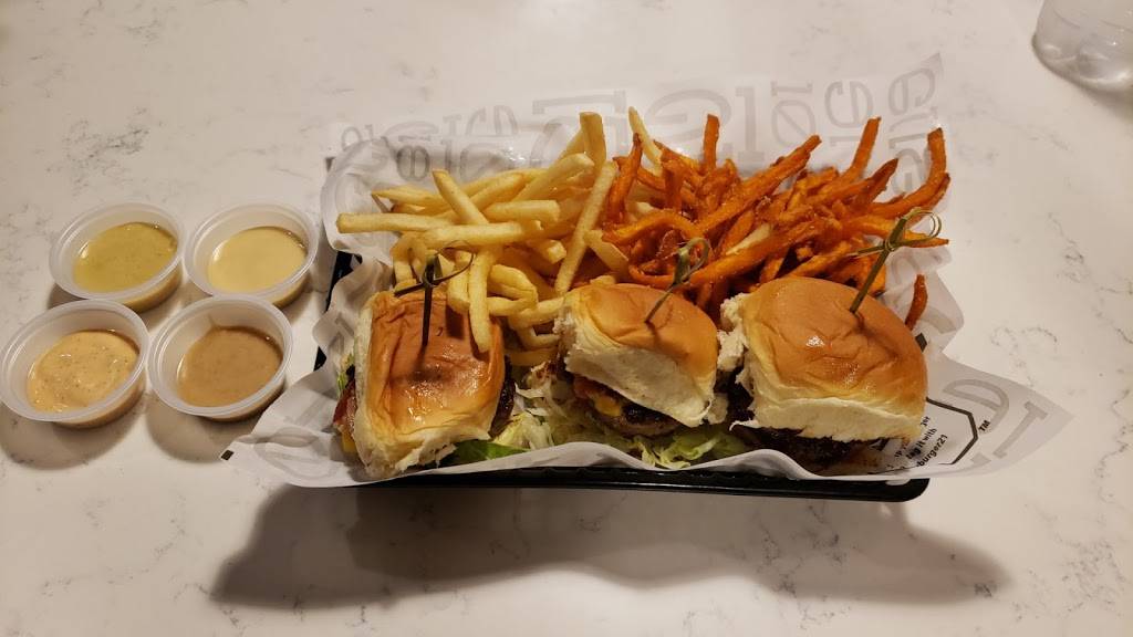 Burger 21 | restaurant | 2500 Old Milton Pkwy #100, Alpharetta, GA 30004, USA | 6783811422 OR +1 678-381-1422