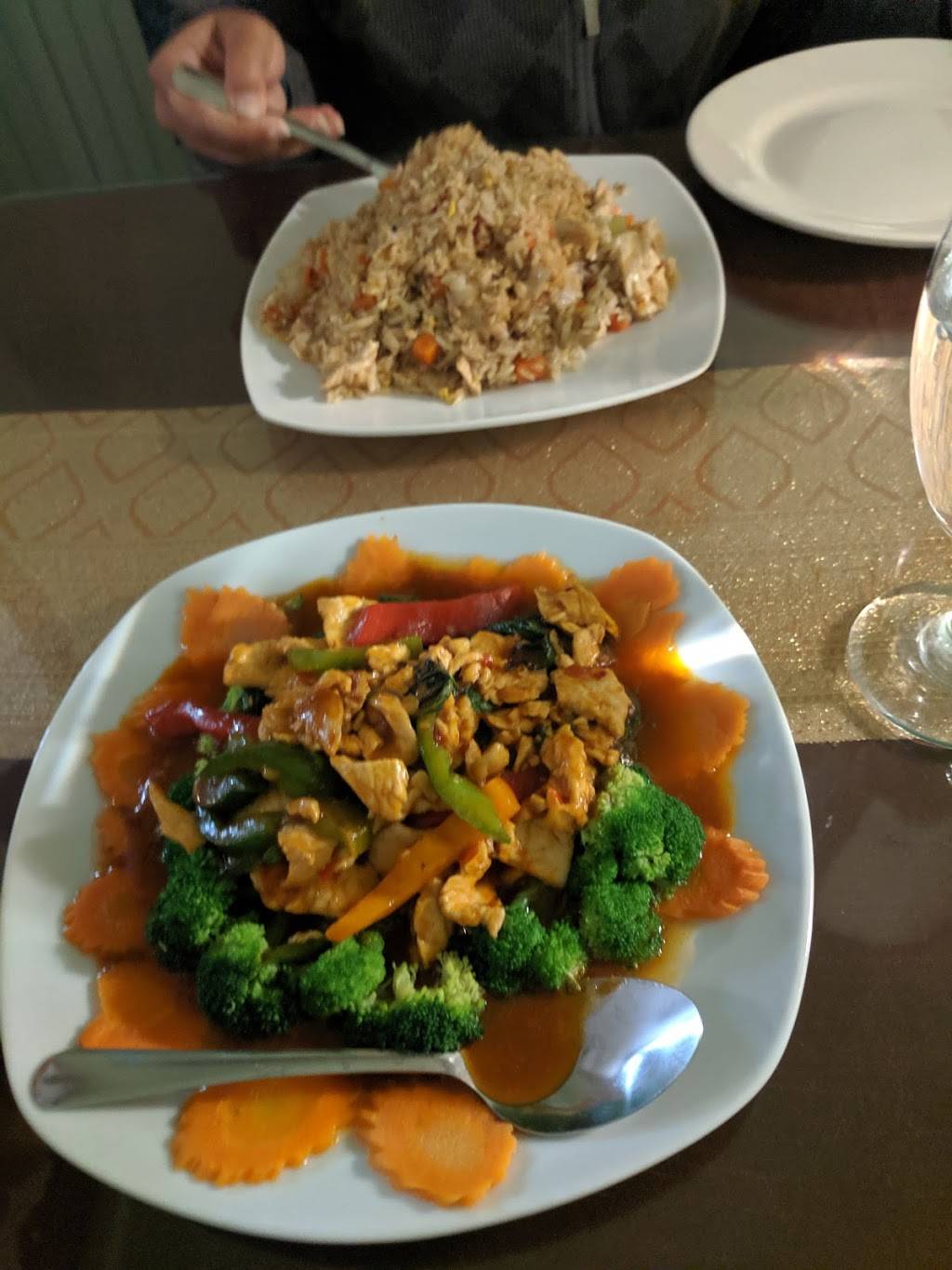 Siam Square | restaurant | 3750 Washtenaw Ave, Ann Arbor, MI 48104, USA | 7349754541 OR +1 734-975-4541