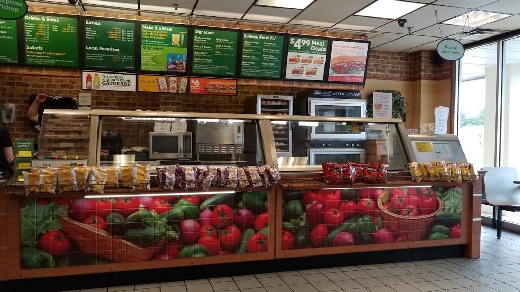 Subway | restaurant | 7036 US-64, Oakland, TN 38060, USA | 9014669818 OR +1 901-466-9818