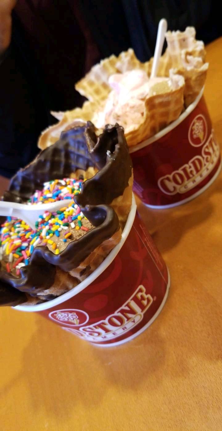 Cold Stone Creamery | bakery | 16135 South La Grange Road, Orland Park, IL 60467, USA | 7082264981 OR +1 708-226-4981