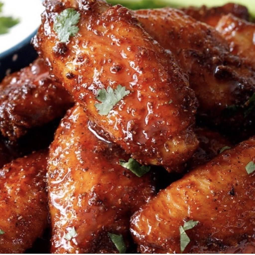Strictly Wings | restaurant | 8881 Pembroke Rd, Pembroke Pines, FL 33025, USA | 9544372700 OR +1 954-437-2700