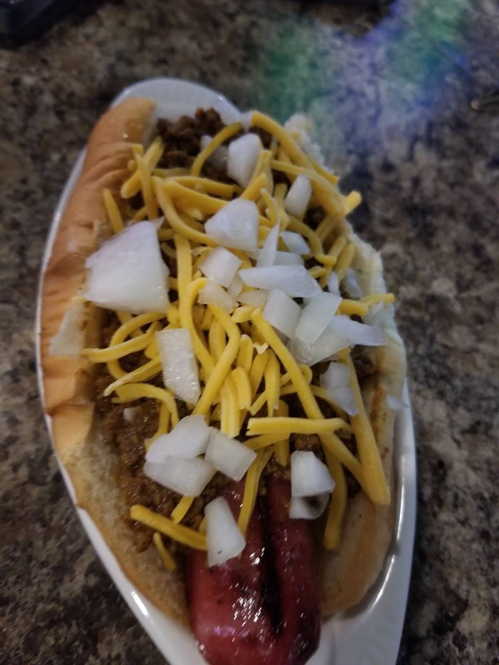 Quinny’s Sports Pub and Grill | restaurant | 3140 Century Ave N, St Paul, MN 55110, USA | 6517702443 OR +1 651-770-2443