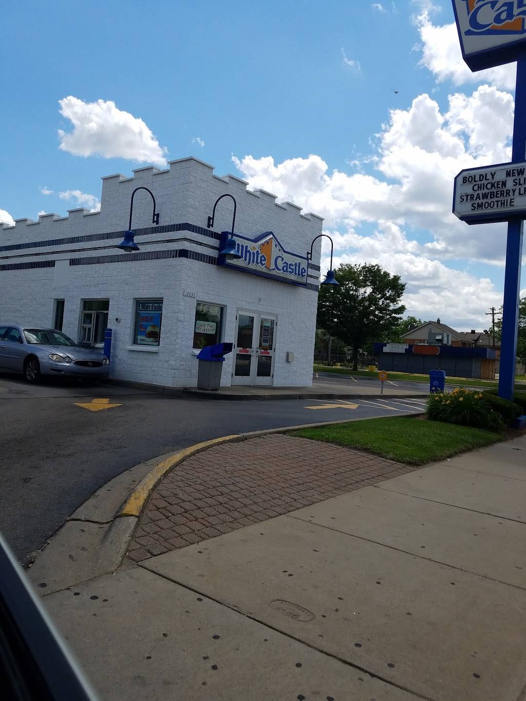 White Castle | restaurant | 2735 W Davison St, Detroit, MI 48238, USA | 3138656079 OR +1 313-865-6079