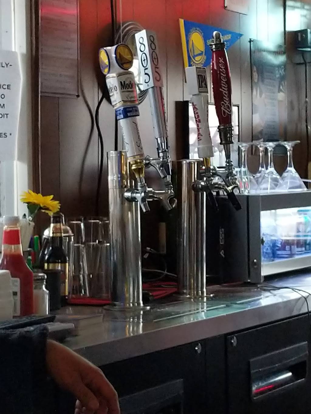 Tonys Beer Garden | restaurant | 809 W 2nd St, Antioch, CA 94509, USA | 9253516747 OR +1 925-351-6747