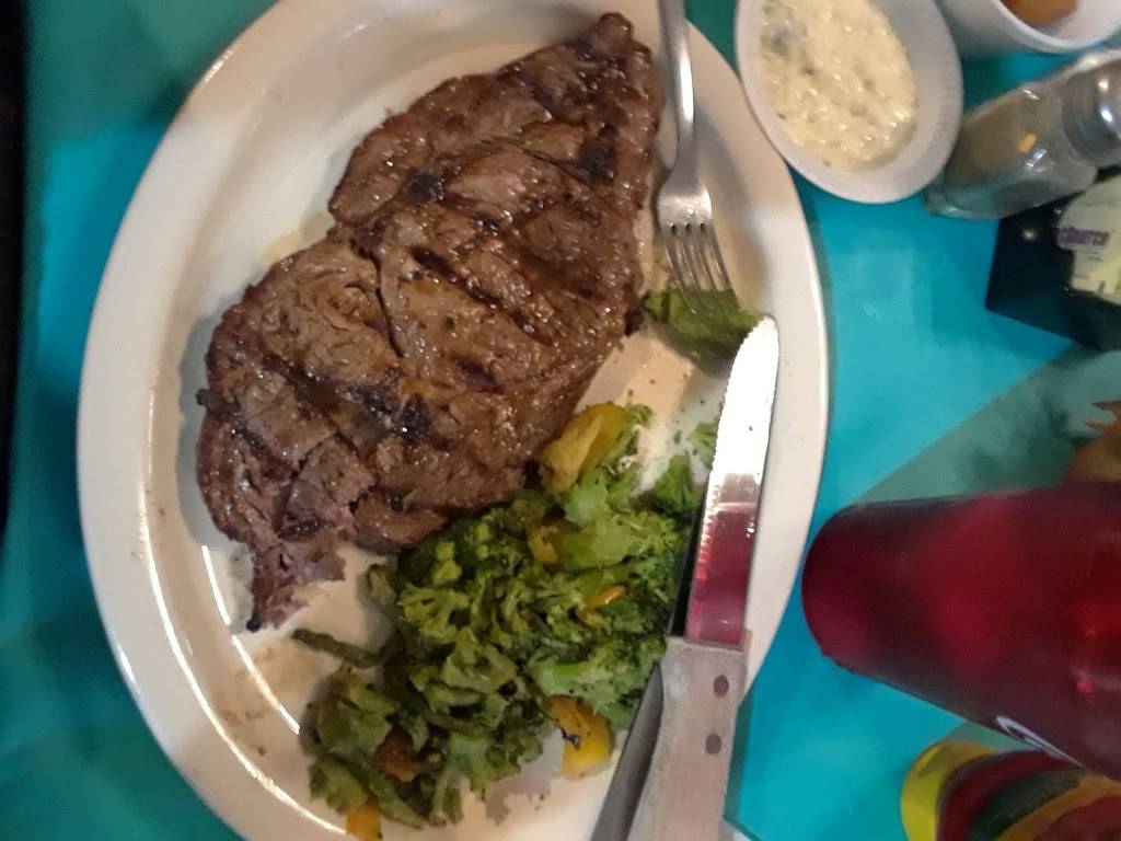 Mollie Mondays | restaurant | 275 Eureka St, Savannah, TN 38372, USA | 7319259334 OR +1 731-925-9334