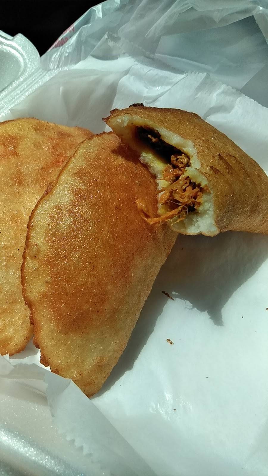 La Tias | restaurant | 101 W Bearss Ave, Tampa, FL 33613, USA | 8132650995 OR +1 813-265-0995