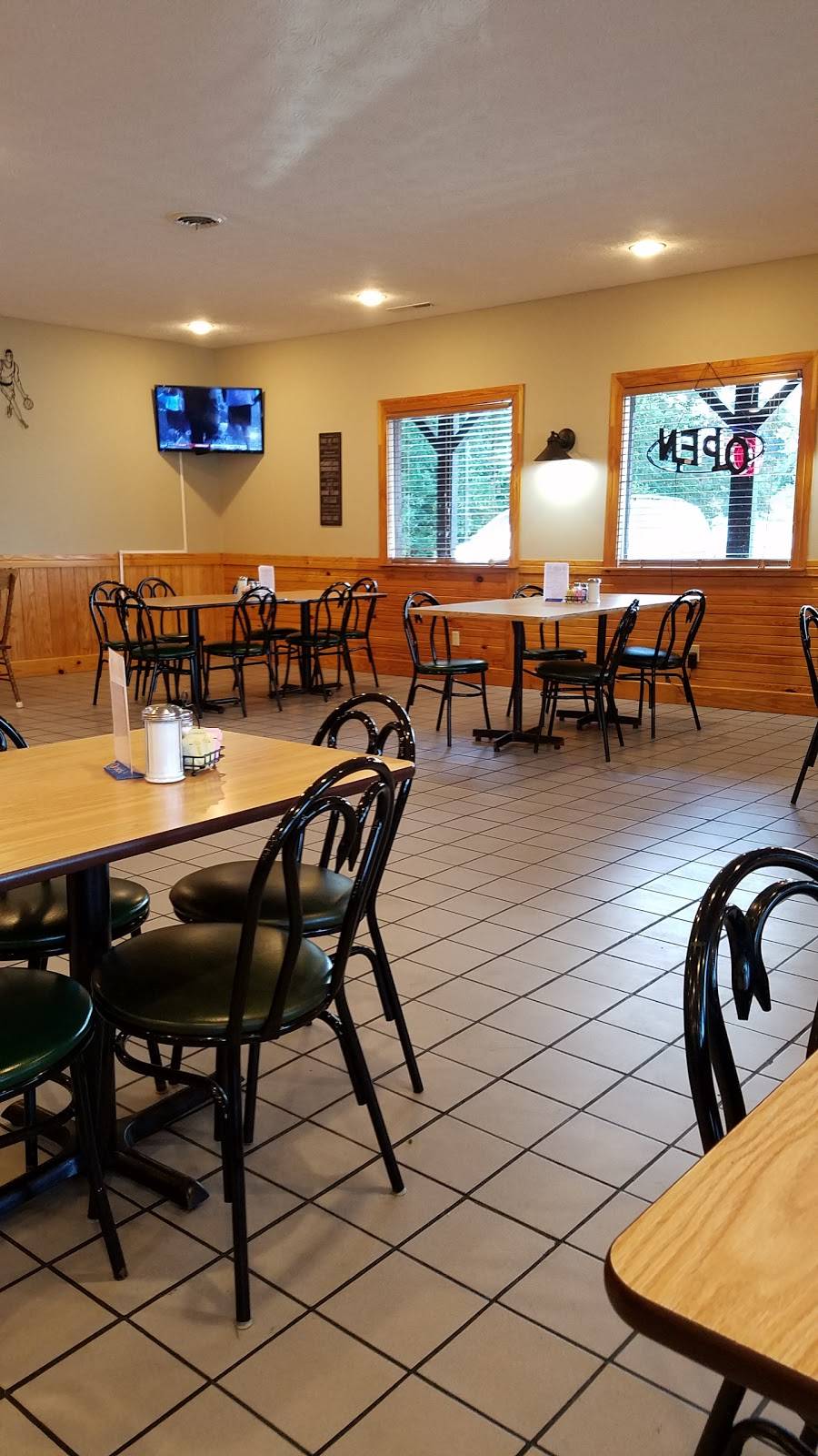 Bobcat Den | restaurant | 8550 TN-111, Byrdstown, TN 38549, USA | 9318643125 OR +1 931-864-3125
