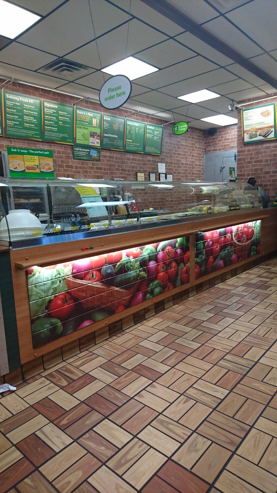 Subway | restaurant | 1606 S Cherry Ln, Fort Worth, TX 76108, USA | 8173673736 OR +1 817-367-3736