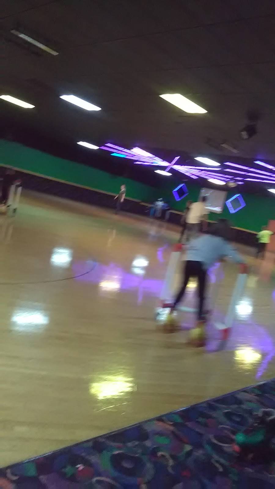 Skate Zone Fun Center | meal takeaway | 5420 Mahoning Ave, Austintown, OH 44515, USA | 3302704386 OR +1 330-270-4386