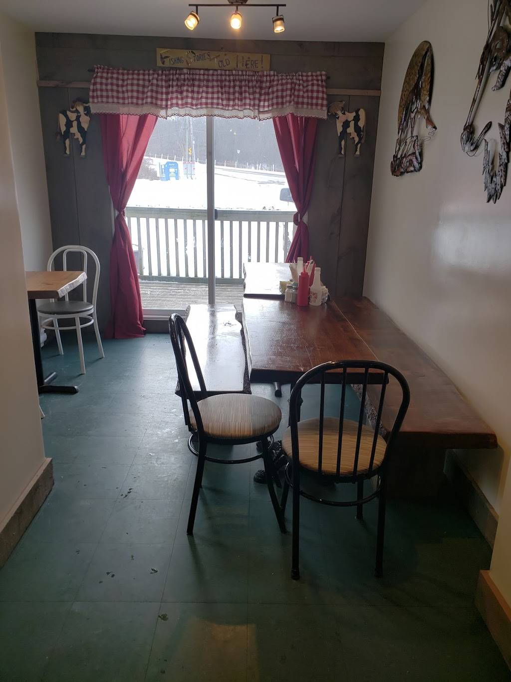 Watsons Bistro | restaurant | 1691 hwy 2 east, Kingston, ON K7L 4V1, Canada | 6135319555 OR +1 613-531-9555