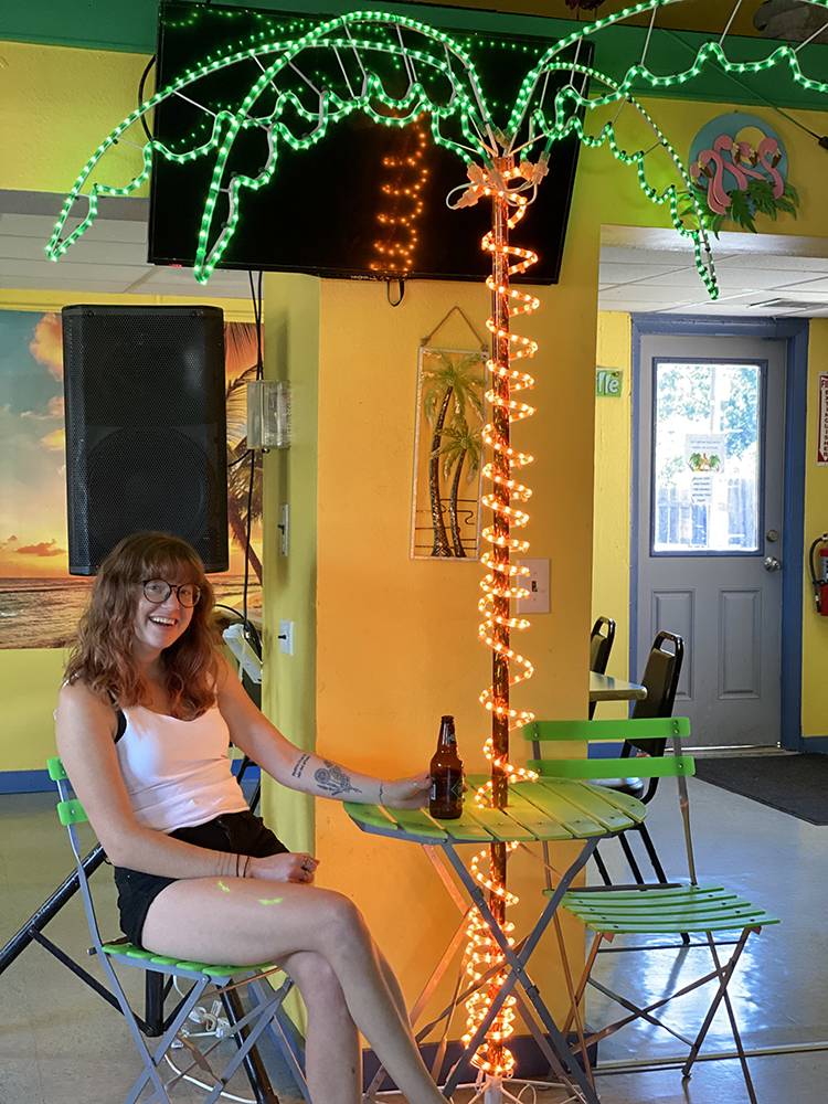 Paradise Bar & Grill | restaurant | 1100 N Scott Ave, Belton, MO 64012, USA | 8164255828 OR +1 816-425-5828