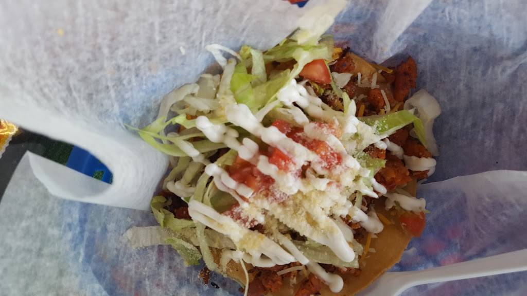 Papis Tacos (Cranston) | restaurant | 342 Budlong Rd, Cranston, RI 02920, USA | 4013831720 OR +1 401-383-1720