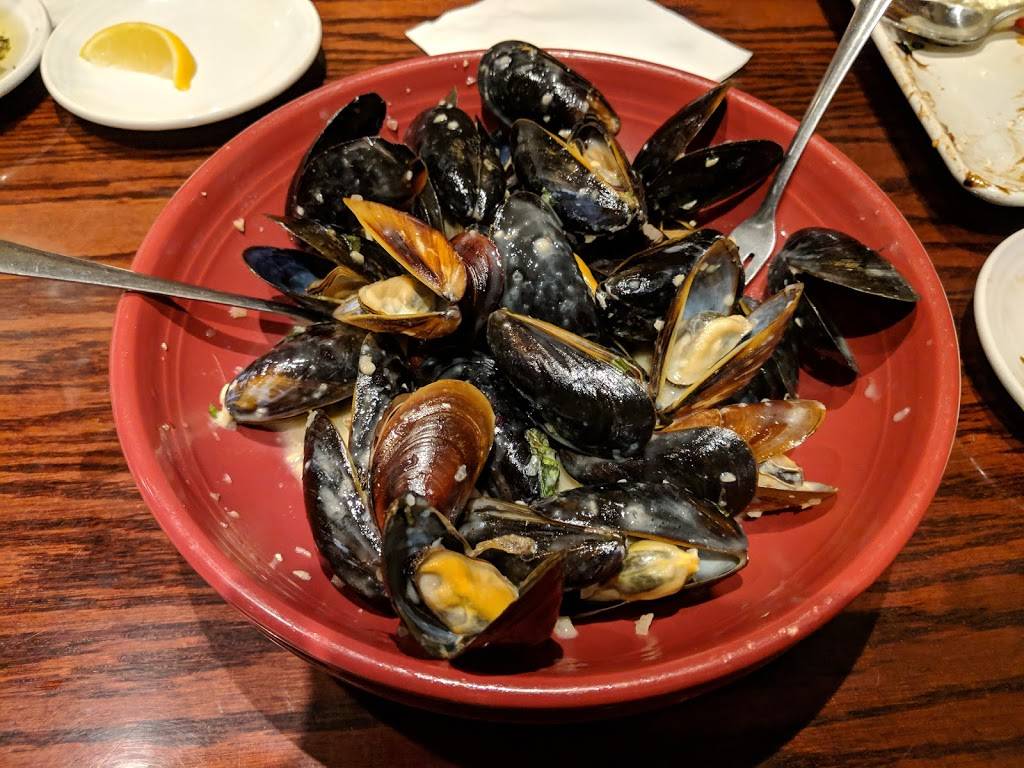 Carrabbas Italian Grill | restaurant | 4430 Long Gate Pkwy, Ellicott City, MD 21043, USA | 4104615200 OR +1 410-461-5200