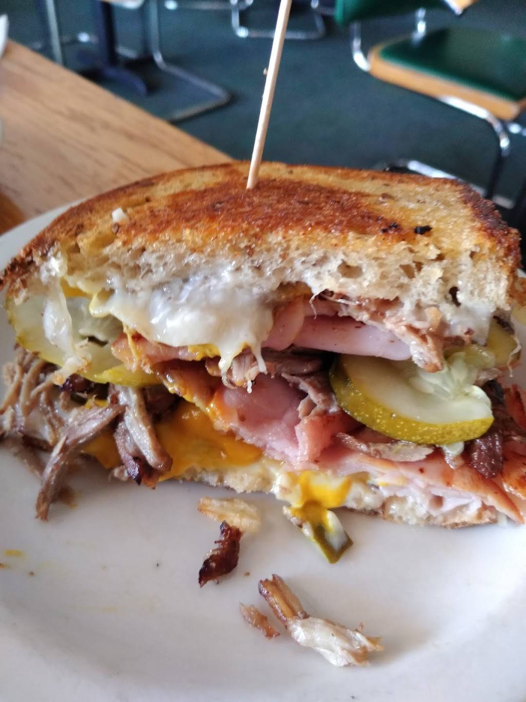 Sneaky Petes | restaurant | 3465 Bonita Beach Rd SW # 20, Bonita Springs, FL 34134, USA | 2394988887 OR +1 239-498-8887